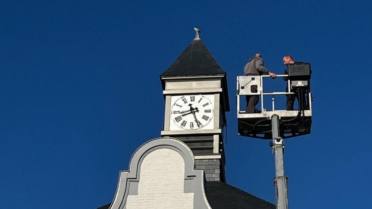 Dit zit er in de tijdscapsule op gerenoveerd gemeentehuis Bocholtz