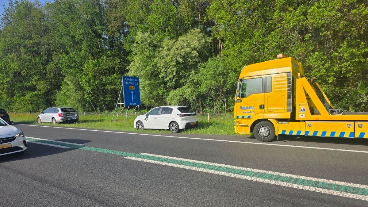 Vertraging op N34 door kettingbotsing
