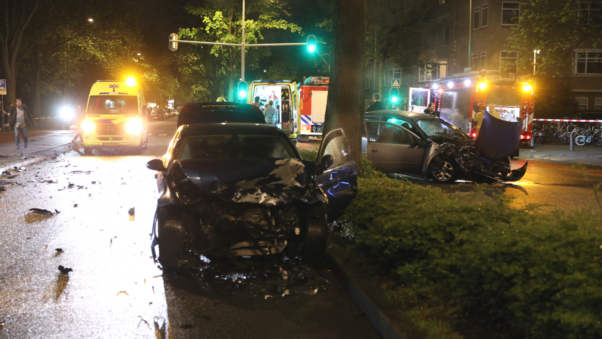 112-nieuws | Weg Bezaaid Met Brokstukken Na Botsing - Omroep West