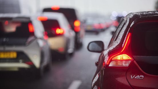 Verkeerschaos bij A12 Ede door kettingbotsing. Verkeerschaos bij A12 Ede door kettingbotsing.