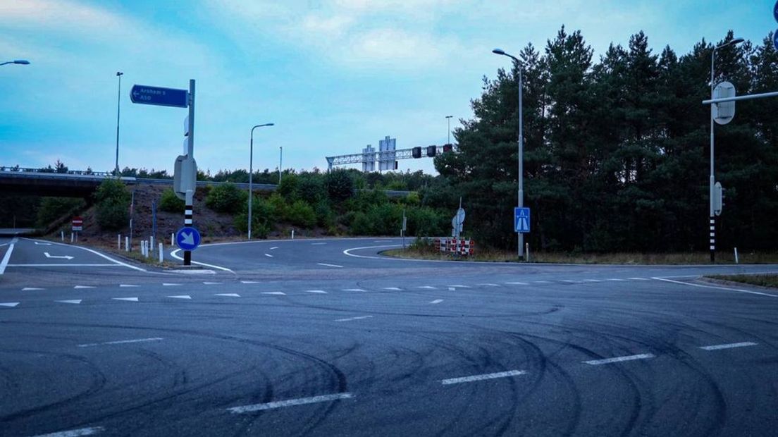 De A50 is zondagavond weer toegankelijk voor verkeer.