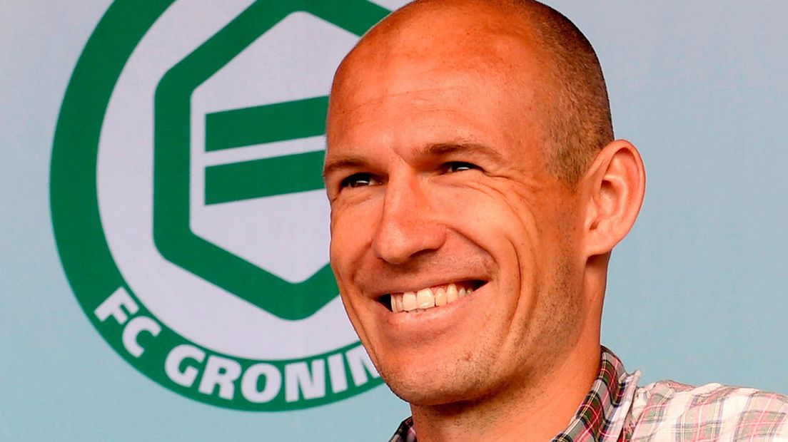 Moet Arjen Robben nog een jaar in het shirt van de FC voetballen?