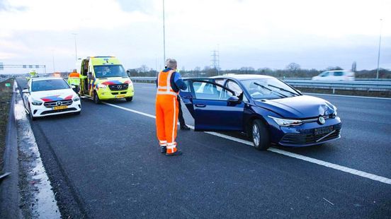 Ongeluk op A1, man en vrouw naar het ziekenhuis