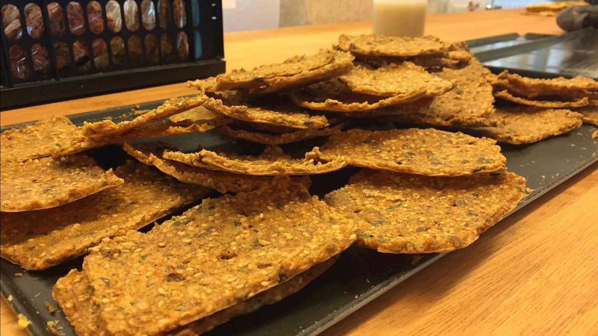 Expeditie Oost: Kari's Knekkebrød, home made op Den Alerdinck in Laag Zuthem