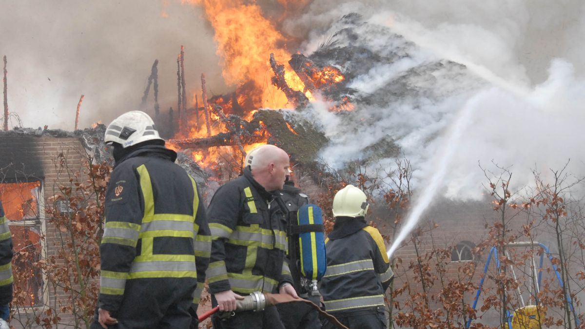 Brand verwoest boerderij in Koekange