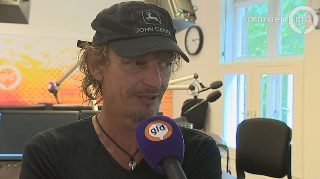 Jan Wilm Tolkamp, de voormalig gitarist van Normaal, vindt het vervelend voor Bennie Jolink dat hij dit jaar niet meer kan optreden. De zanger kampt met te veel gezondheidsproblemen.