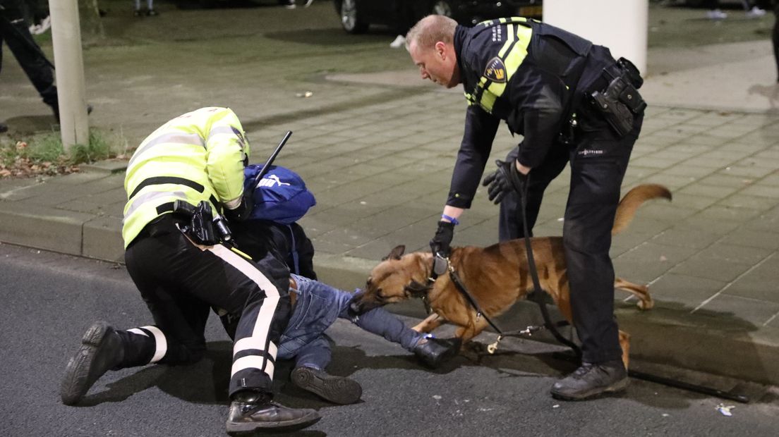 Een persoon raakte gewond bij de ongeregeldheden.