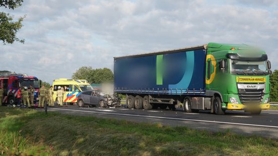 Vrouw uit Zwolle verongelukt op A28 in Drenthe. Vrouw uit Zwolle verongelukt op A28 in Drenthe.