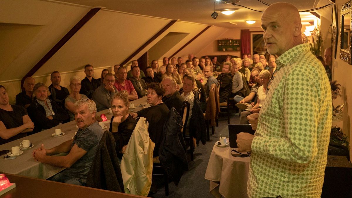 Grote belangstelling voor kavels in Driezum: informatieavond druk bezocht
