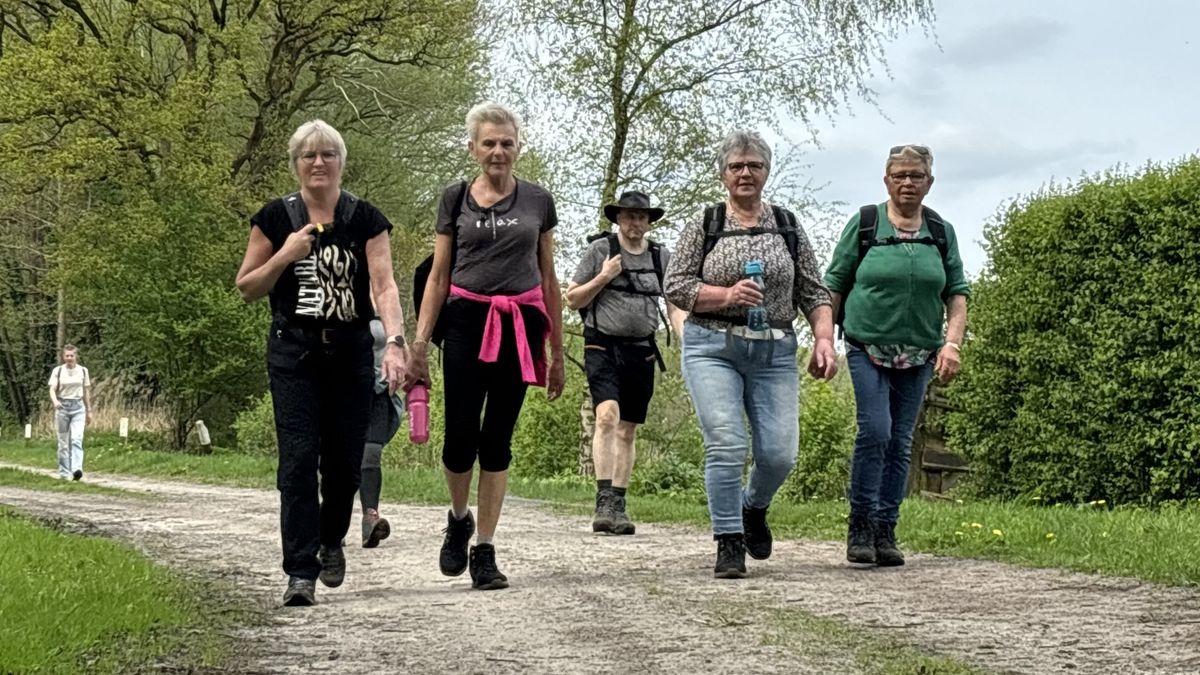Jubilerende Krentenbloesemtocht zonder bloesem: 'De natuur is niet te voorspellen'