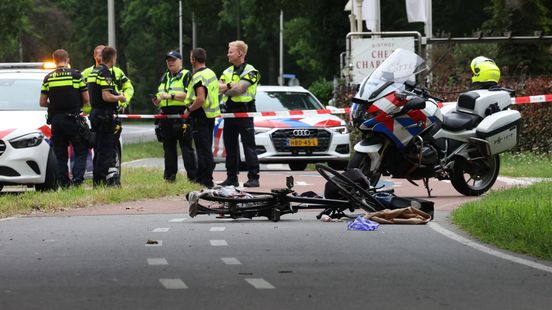 Fietser gewond door aanrijding met auto. Fietser gewond door aanrijding met auto.