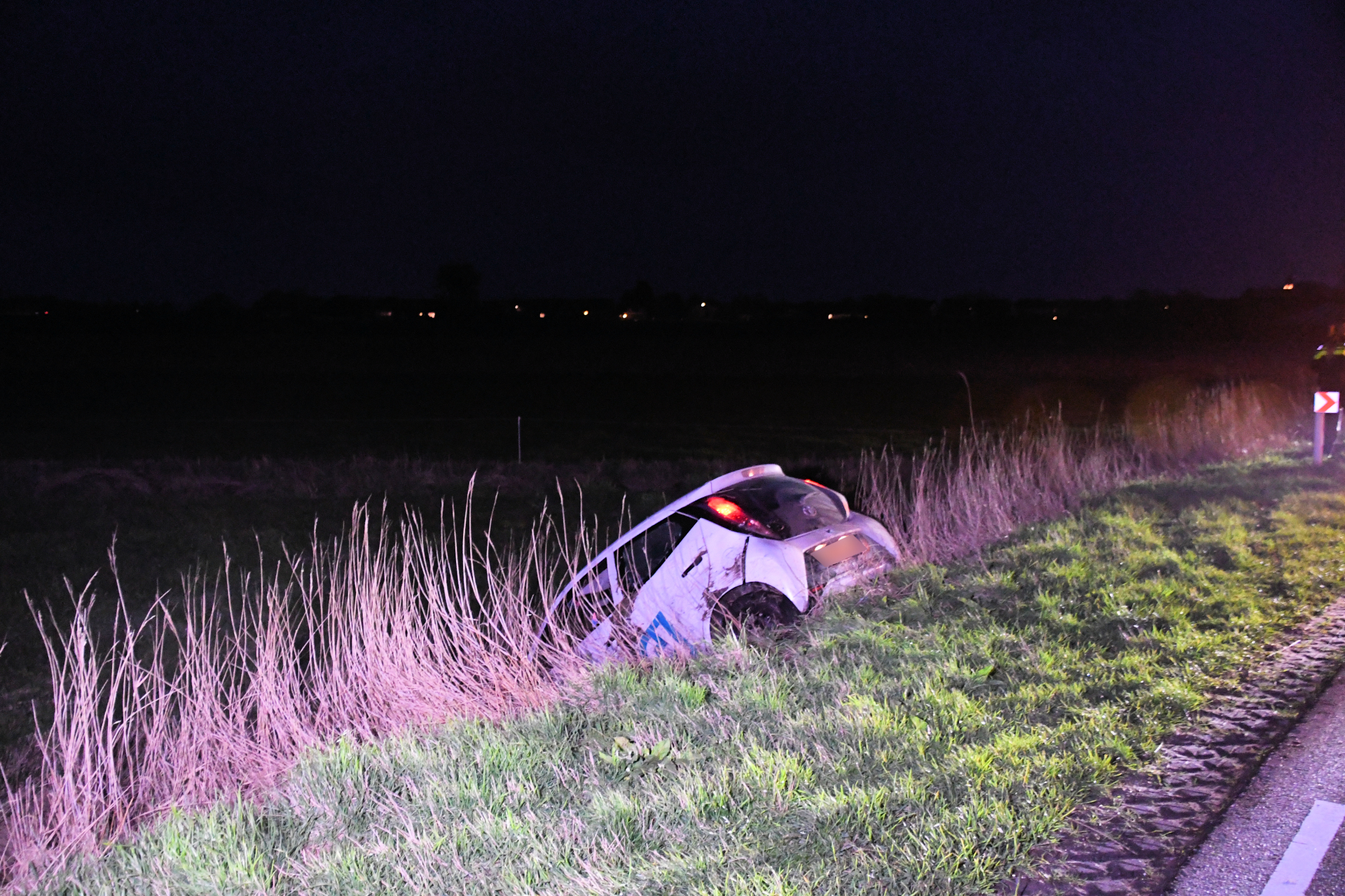 Auto Belandt Met Neus In Sloot Bij Grijpskerke - Omroep Zeeland