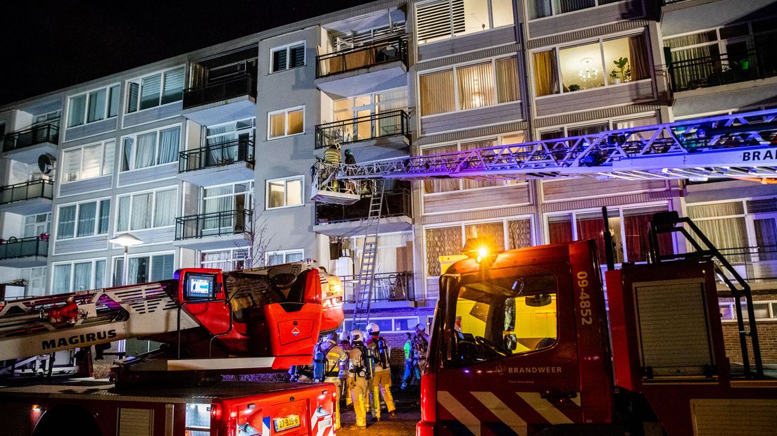 Acht woningen zijn door de brandweer ontruimd