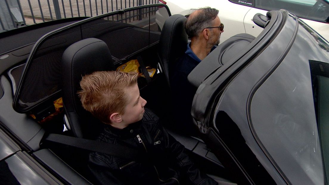 Ralph en zijn chauffeur Remco van Gilst gaan bijna vertrekken