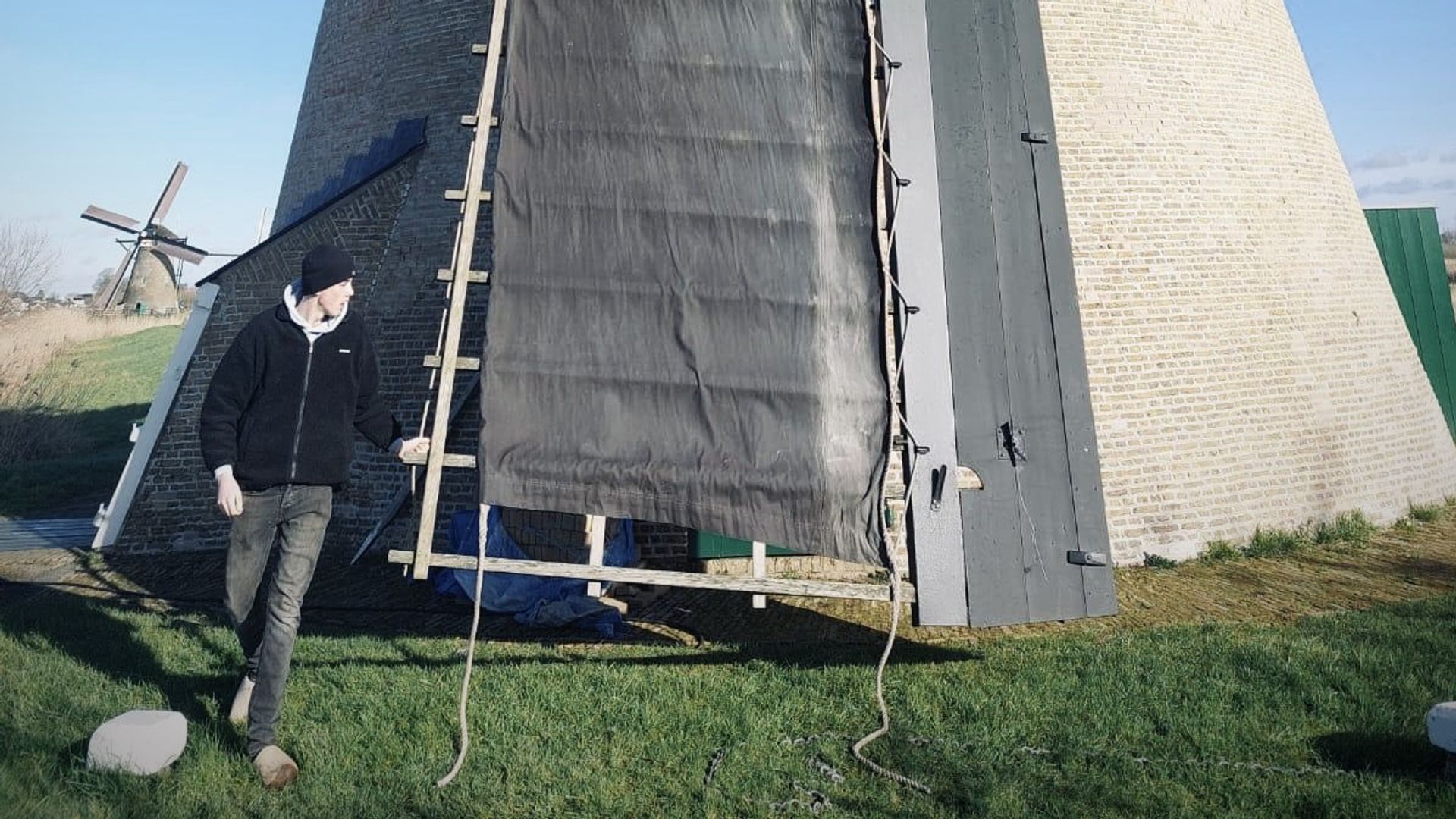 Martin Hoek aan het werk op een molen