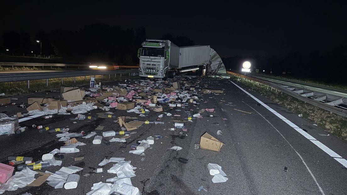 Ruimwerkzaamheden op de A2 na vrachtwagenongeval