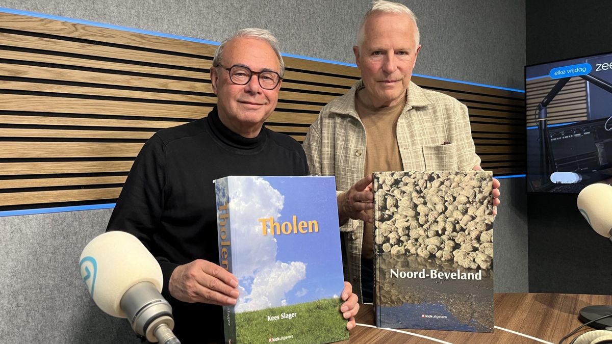 Stoeptegels van boeken over de geschiedenis van Walcheren en Schouwen-Duiveland