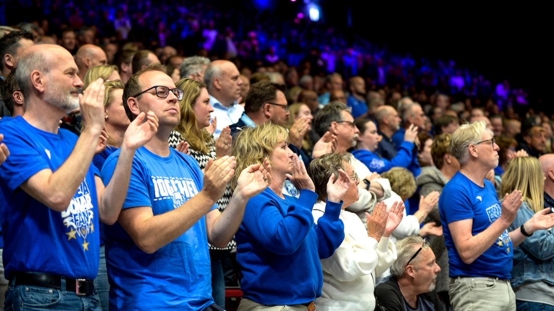 Het Donar-publiek applaudisseert tijdens de play-off-wedstrijd tegen ZZ Leiden eerder dit jaar
