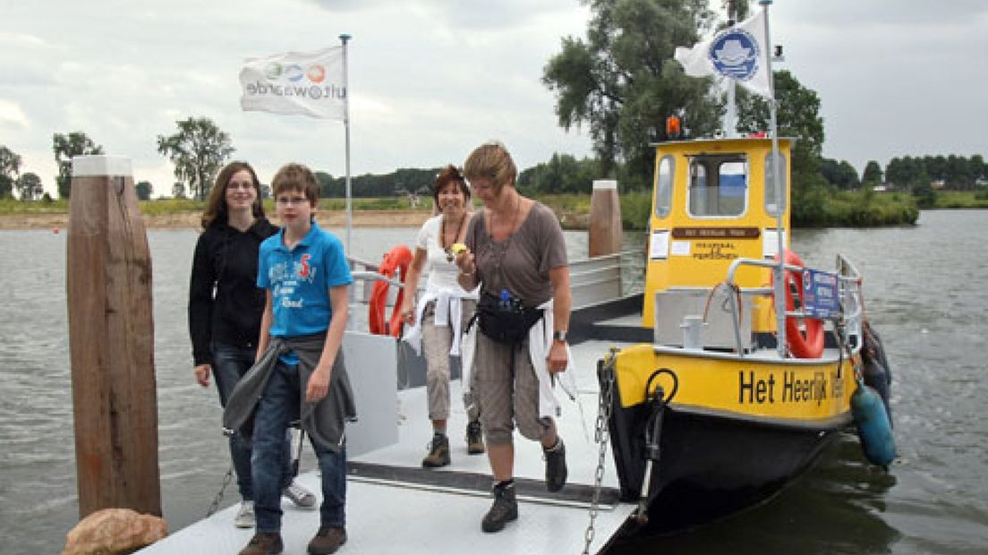 Voorlopig geen voetveer in Varik
