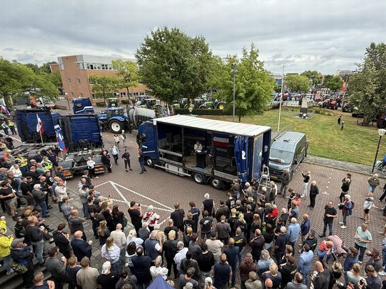 Stikstofdebat in Hoogeveen: politieke steun aan boeren of vooral voor de bühne?
