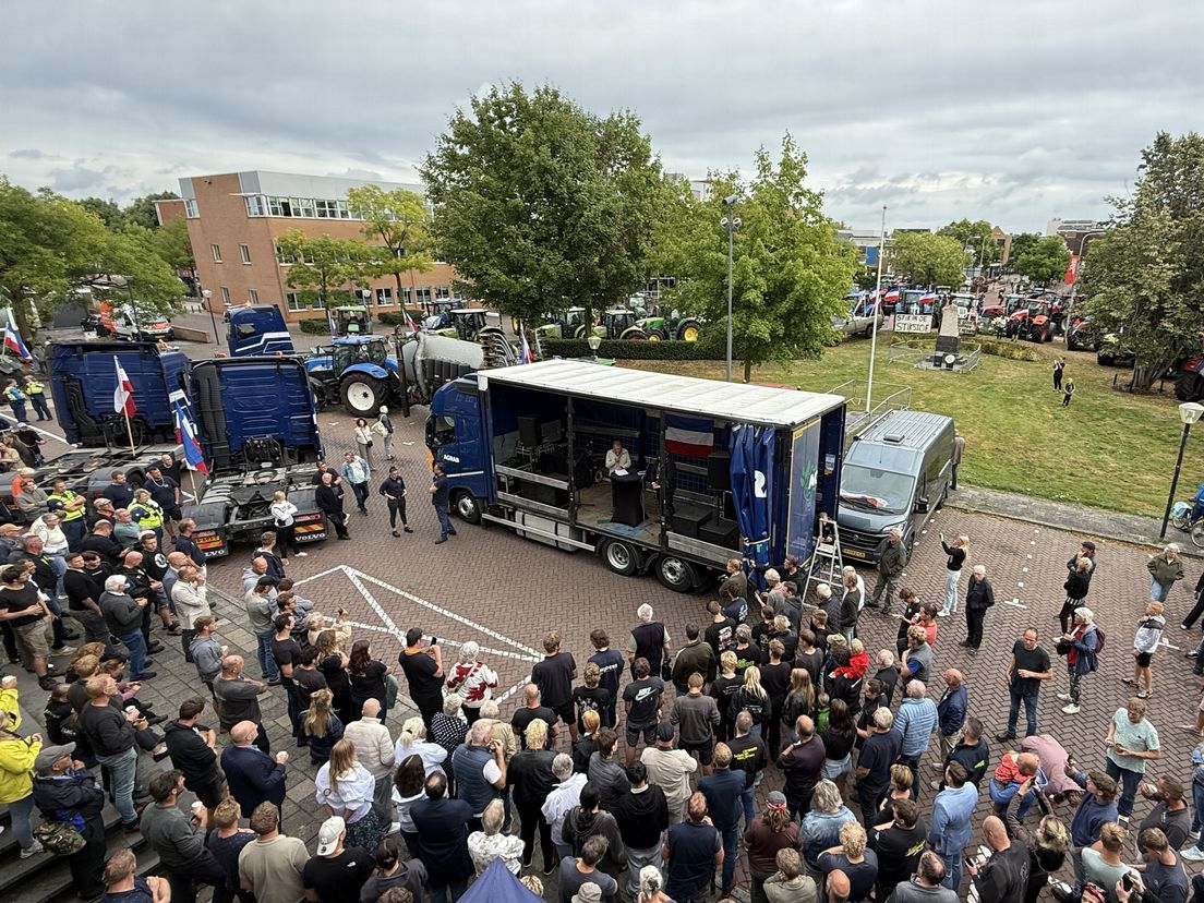 Stikstofdebat in Hoogeveen: politieke steun aan boeren of vooral voor de bühne?