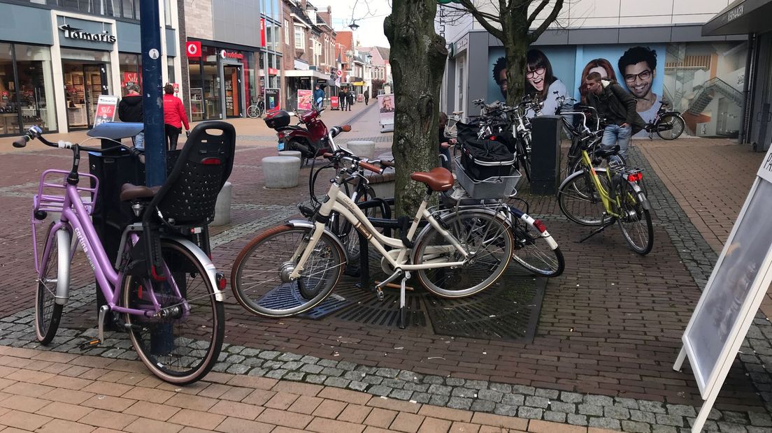 De Fietersbond wil dat Assen de fietsers in coronatijd juist meer ruimte geeft in plaats van belemmeren (Rechten: RTV Drenthe / Margriet Benak)