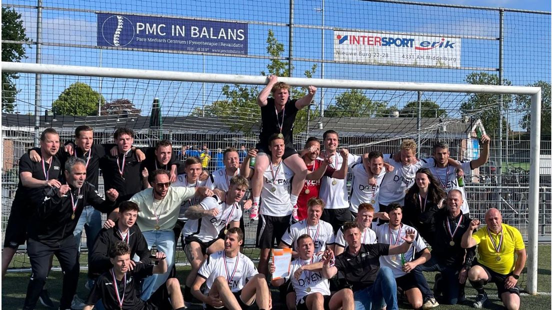 VCK kroonde zich tot kampioen van de 3e klasse