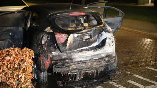 Weer autobrand in Apeldoorn