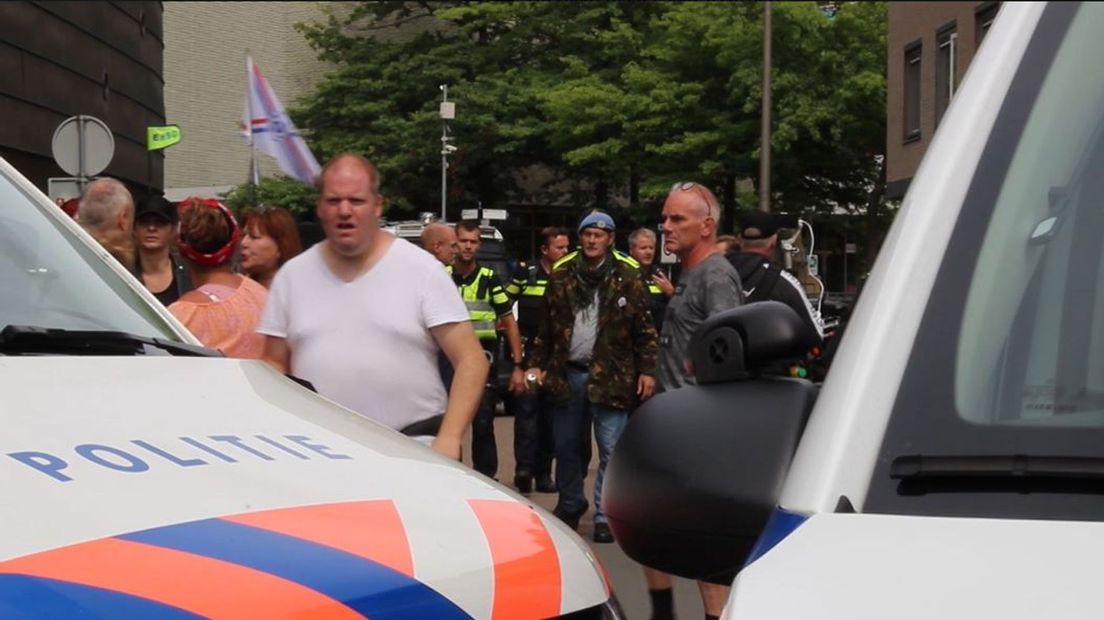 Burgemeester Almelo zag 'mensen met andere agenda' bij opstootjes: "Dit krijg staartje"