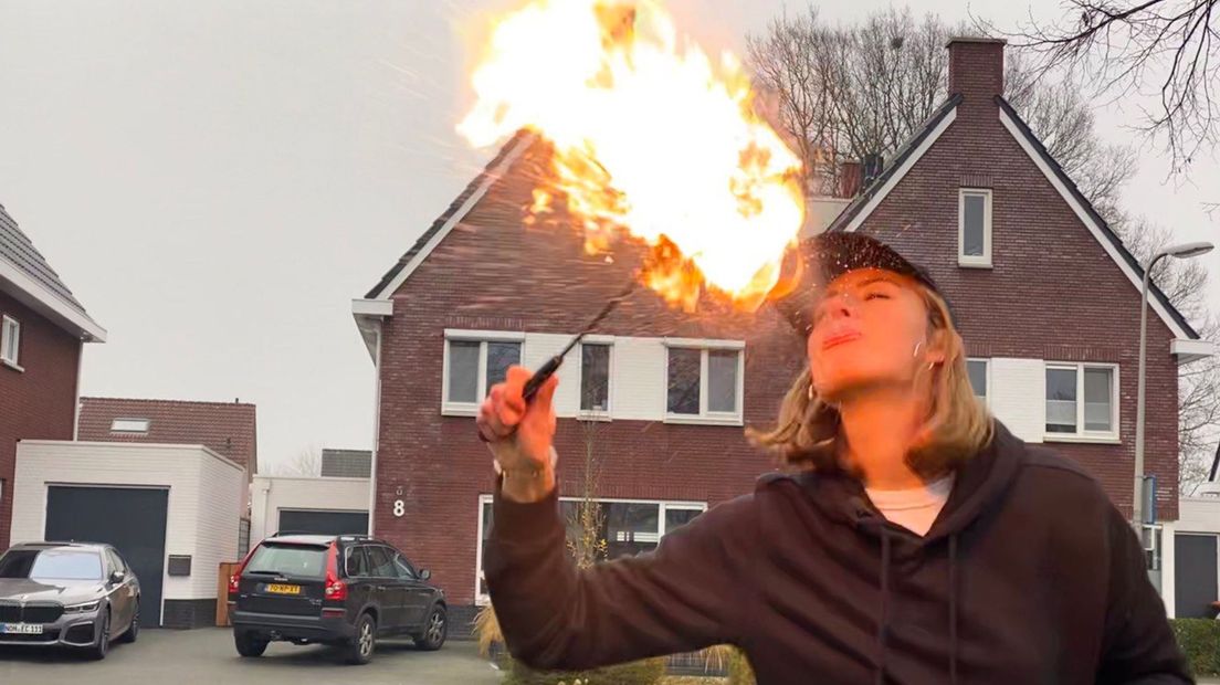Anne spuwt vuur