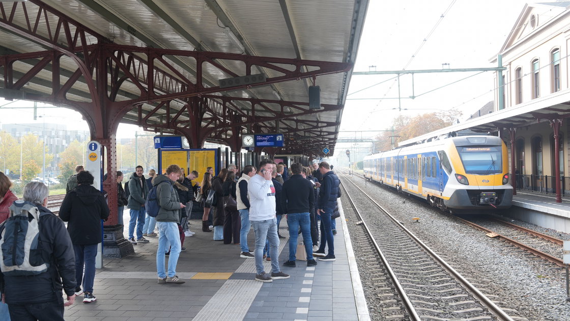 Treinverkeer van en naar Emmen en Meppel rijdt weer volgens schema na wisselstoring