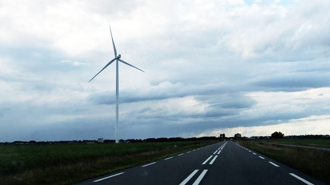 De eerste windmolen van Windpark De Drentse Monden en Oostermoer