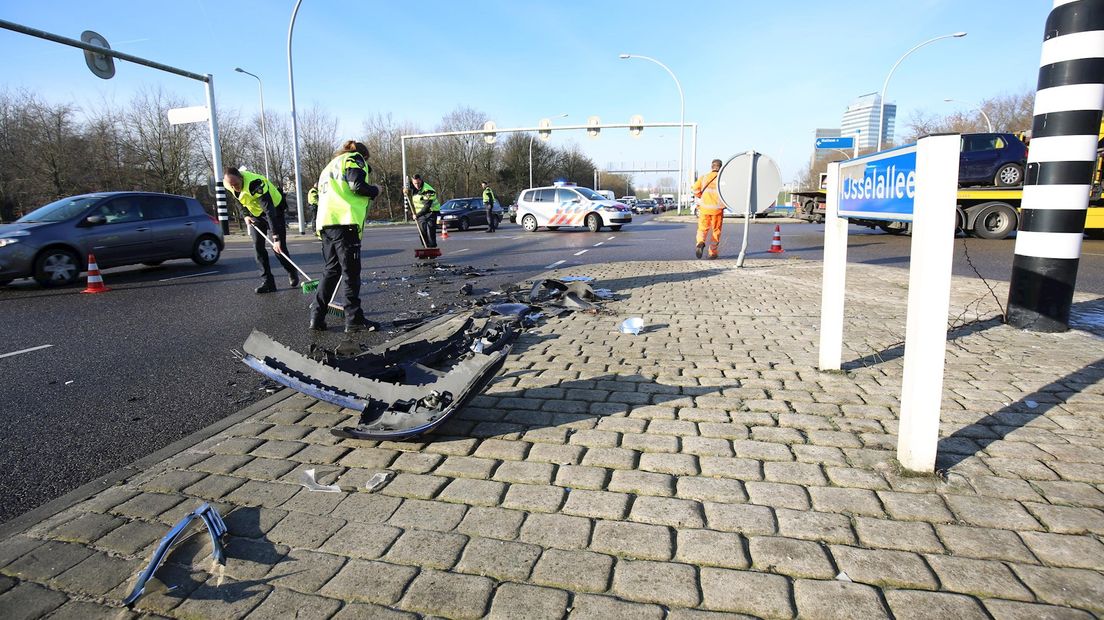 Overlast na ongeluk op IJsselallee Zwolle