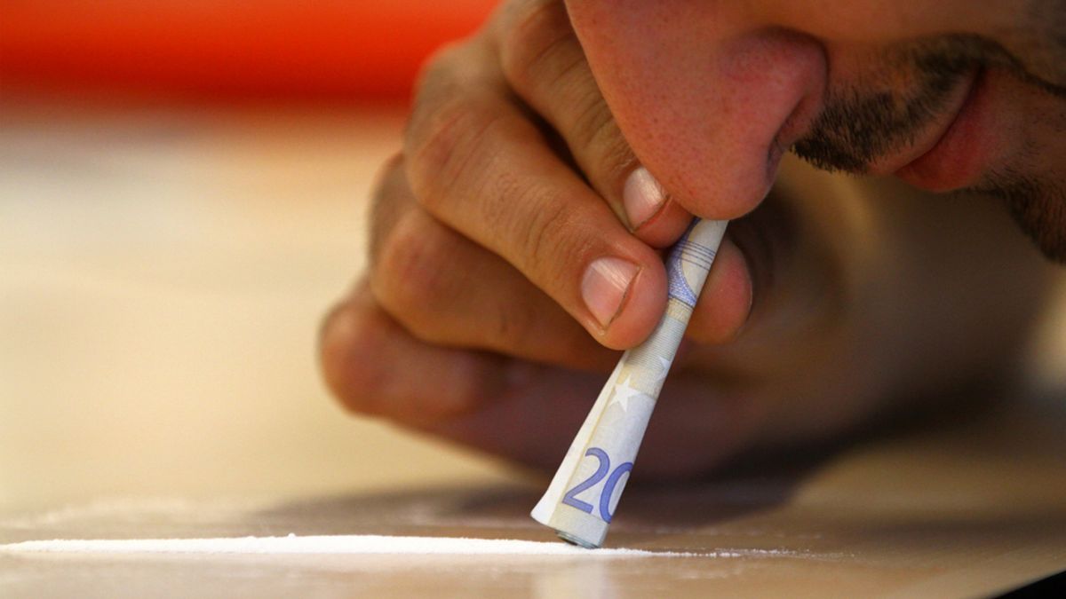 112-nieuws | Drie drugsdealers aangehouden - Busje in brand op dak parkeergarage