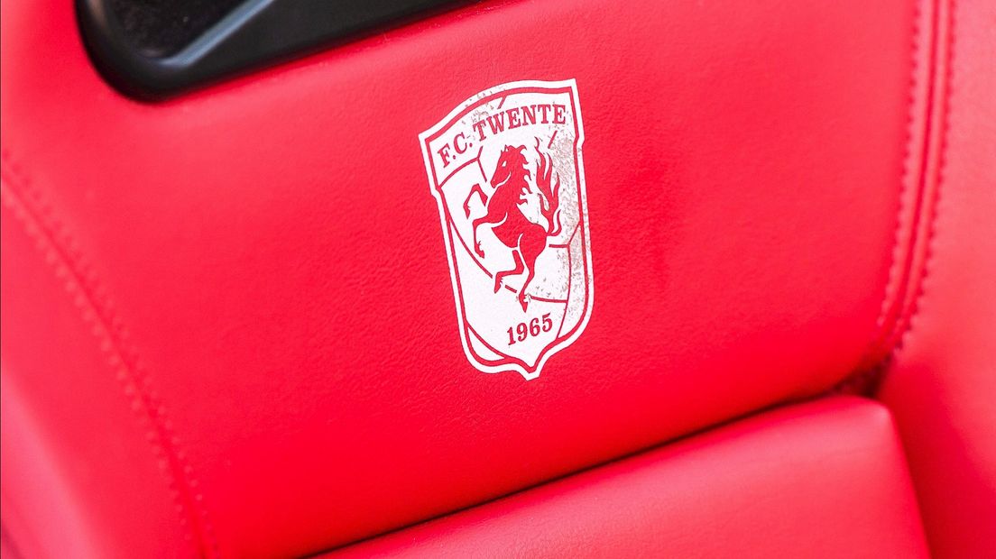 fc twente logo op stoel