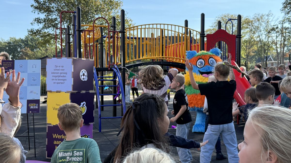 Feest bij obs De Bascule in Nieuw-Amsterdam: school blinkt uit als 'Gezonde School'