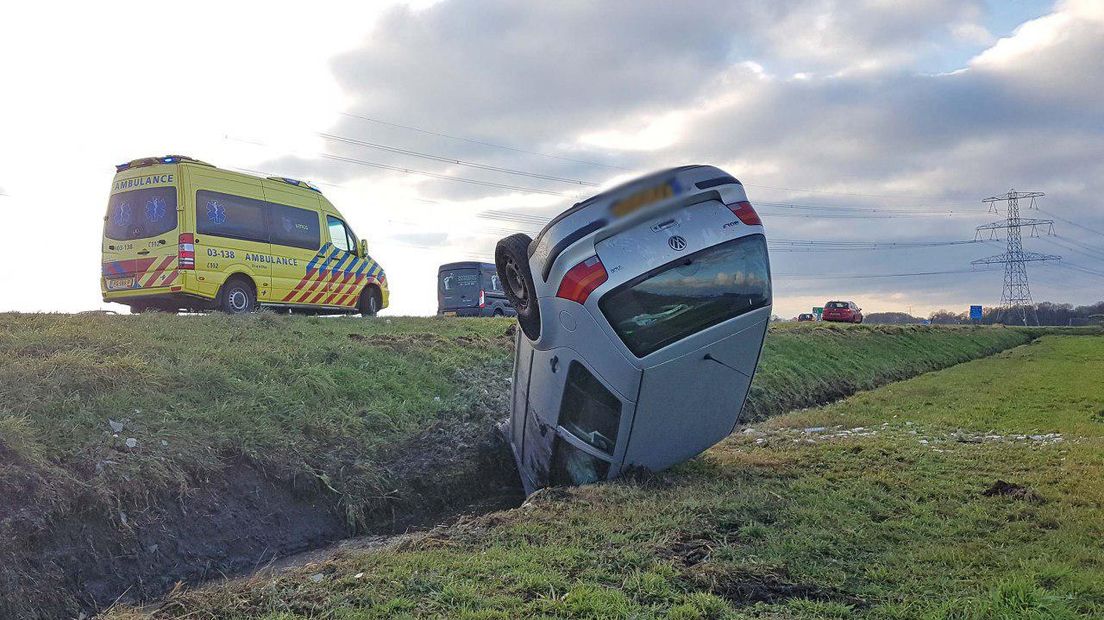 Op de A37 raakte een auto van de weg (Rechten: Persbureau Meter)