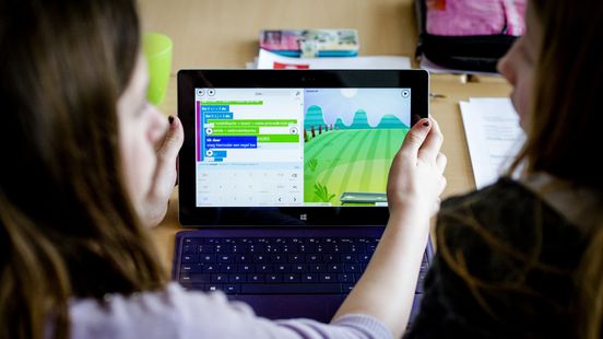 Irritatie over school die leerlingen MacBooks aanraadt: 'Sommige ouders kunnen dat niet betalen' Home