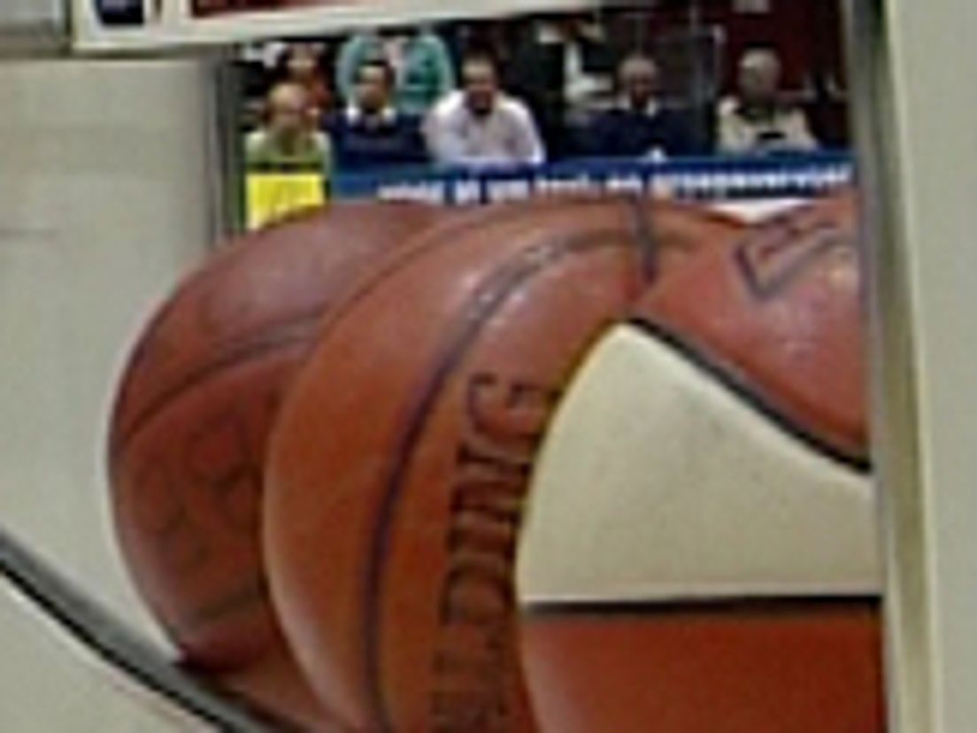 28-02-basketbal3.cropresize.tmp.cropresize.tmp.cropresize.tmp.cropresize.tmp.jpg