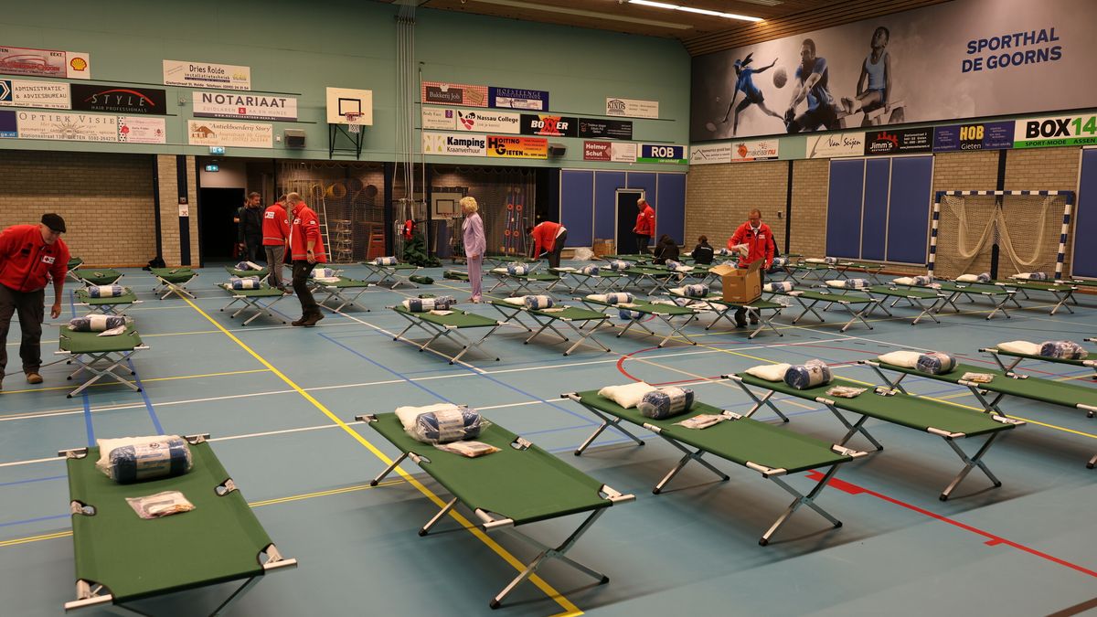 Het optuigen van een noodopvang voor asielzoekers: hoe werkt dat?