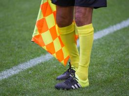 Voetbalwedstrijd ontspoort na rode kaarten bij damesvoetbal: Slener (18) mishandelt arbiters