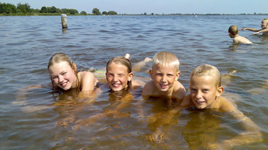 reeuwijkse-hout-zwemmen-water-kinderen-0407