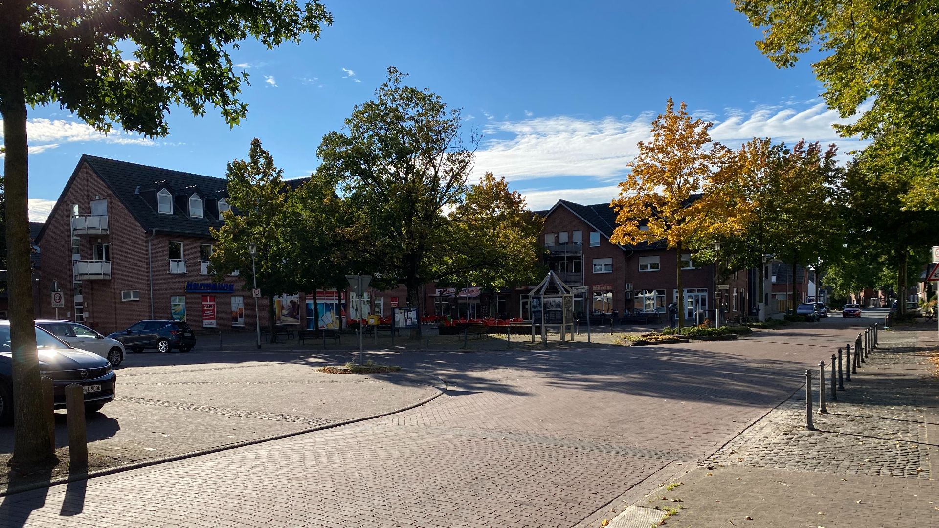 Het dorpsplein aan de Hellweg in Süderwick.