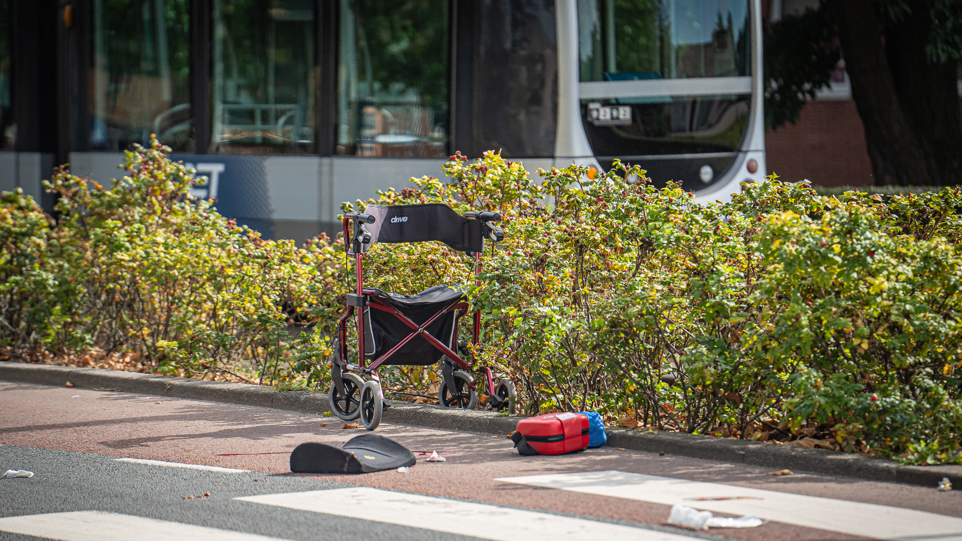 Vrouw overleden na aanrijding in straat waar ook jongetje werd geschept.