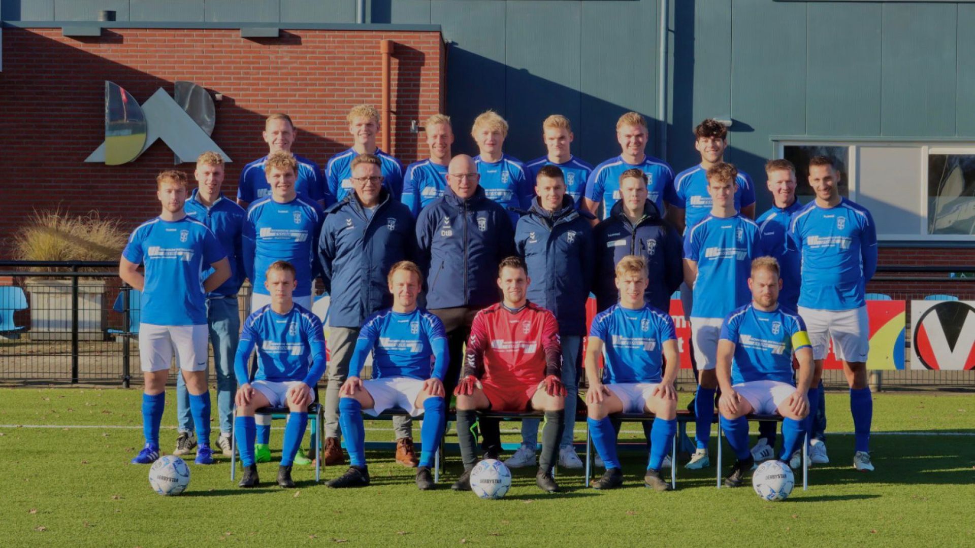 Het eerste team van VV Rietmolen.