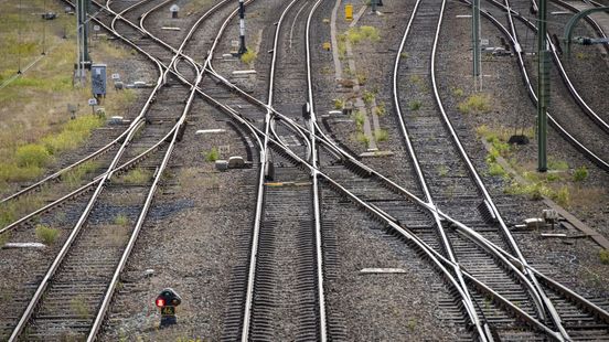 Geen treinen rond Gouda door blikseminslag