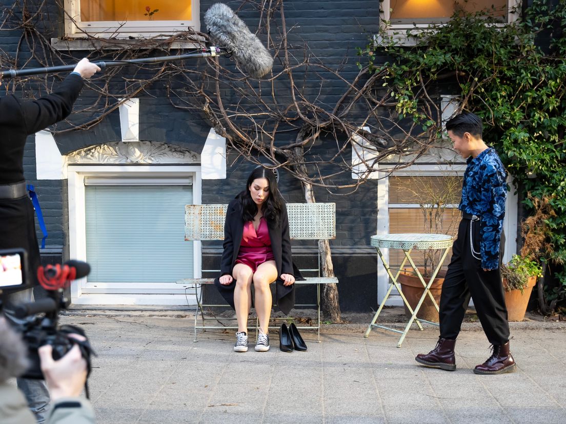 Donna Tang en Thuy Nguyen op de set van Stiletto in de Rotterdamse wijk Dijkzigt