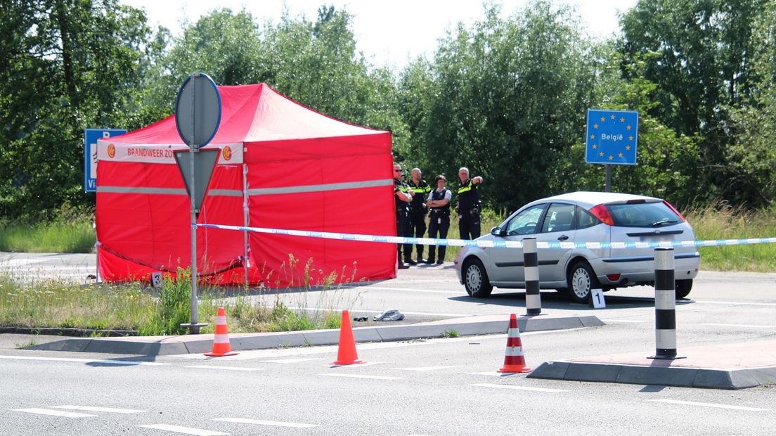 Fietser komt om bij aanrijding op Belgische grens, bij Westdorpe