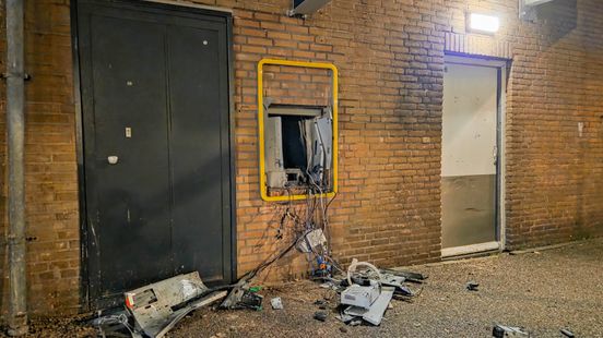 Plofkraak in Amersfoort: harde knal en briefgeld op straat Nieuws