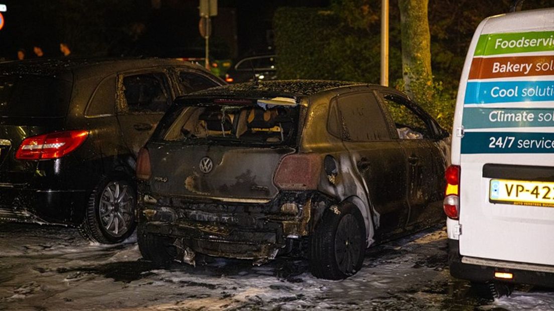 De uitgebrande VW Polo aan de Dollard